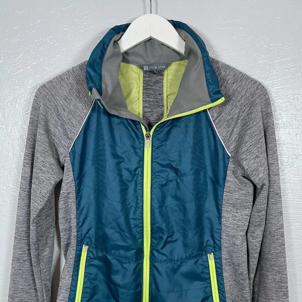 Title Nine Women S Gray Blue Willpower Running Jacket Full Zip Hooded Quilted - Picture 3 of 11